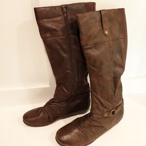 YUU Boots Women's Sz 10 M Brown Shela Faux Leather Tall Side Zip‎ Flaws